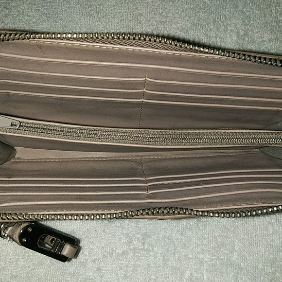 Ivanka Trump Charlotte Grey Wallet - Picture 3 of 4